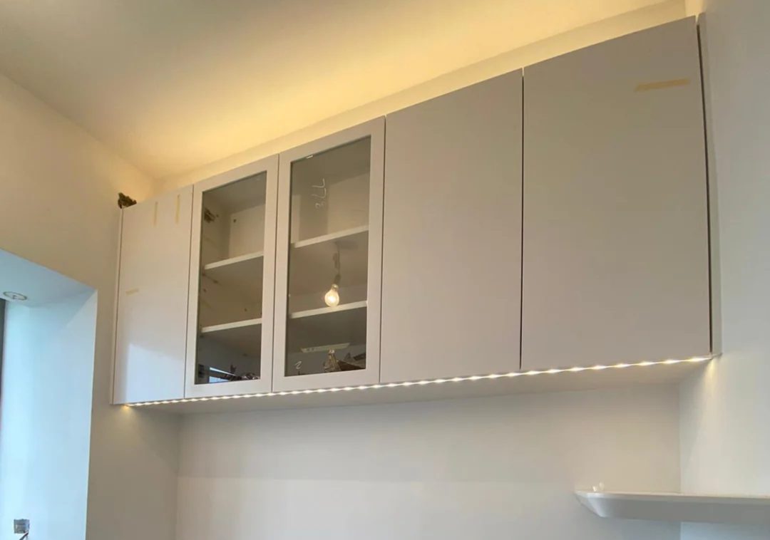 led lights on cabinets