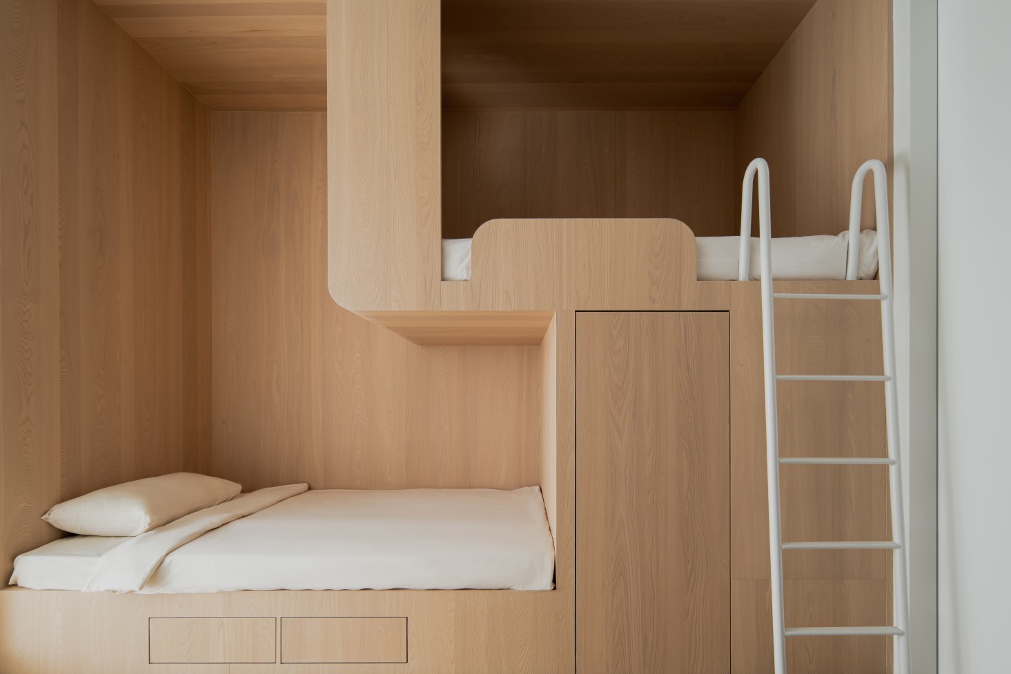 Light Timber Interior White and Light Wood: A Popular Interior Design Choice for Homeowners ...
