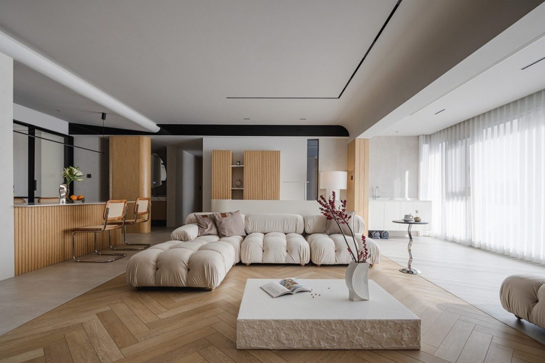 Wood and White Color Scheme in Singapore's Interior Design (34)