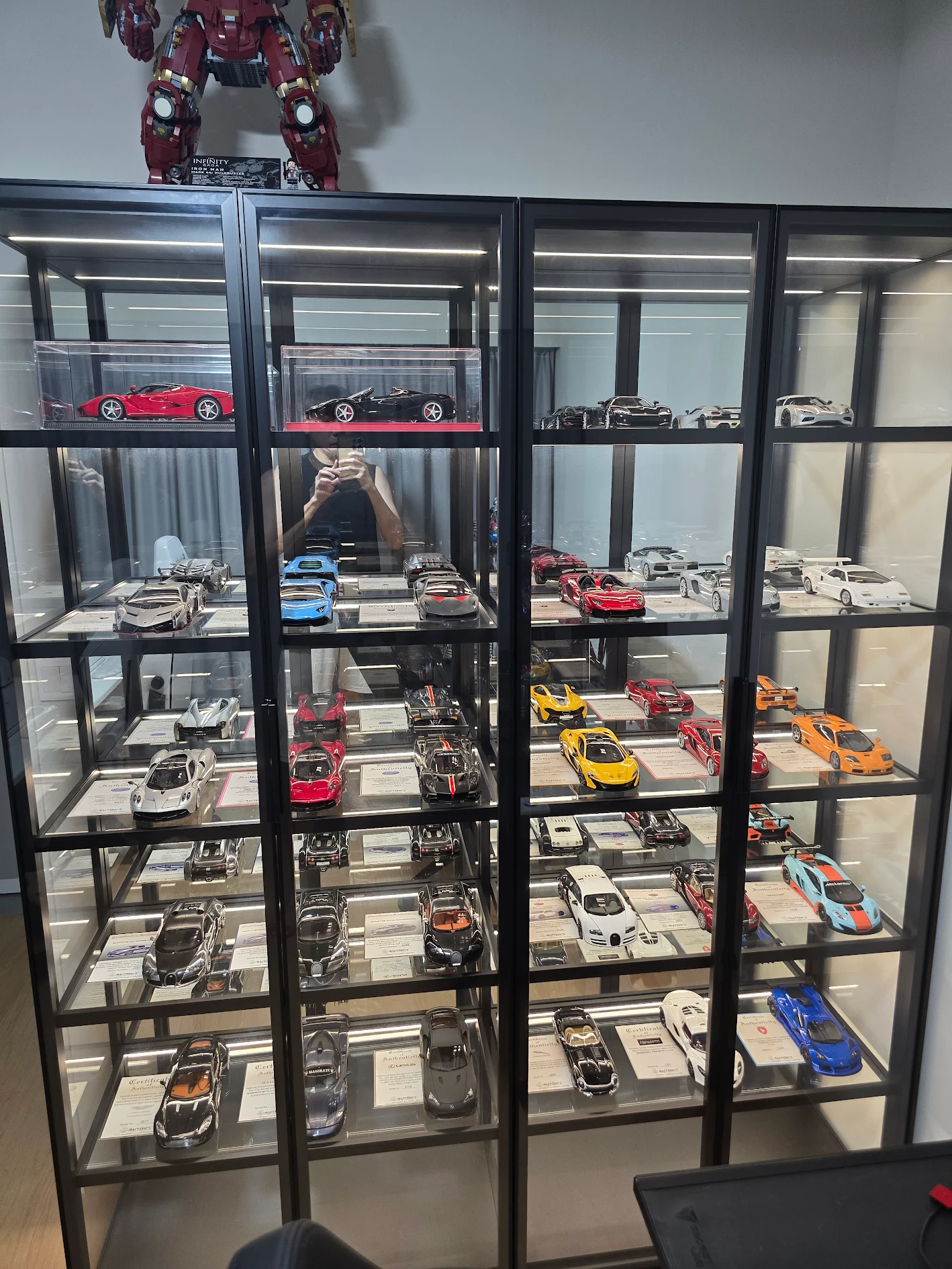 display-cabinet1