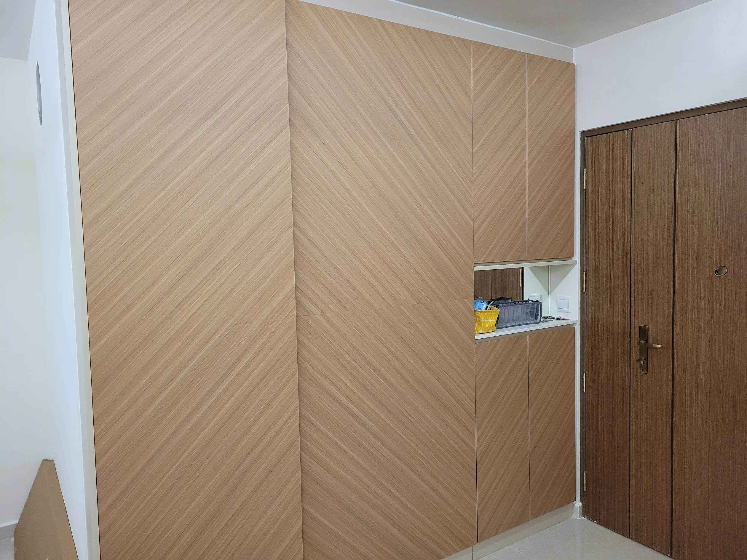 show-storage-cabinet